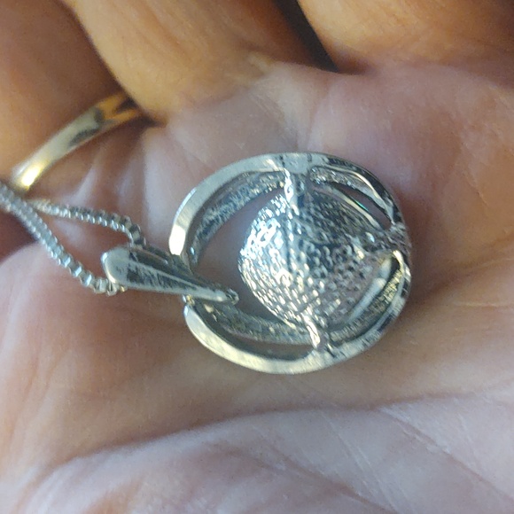 Green Rhinestone Pendant Set - Picture 4 of 5